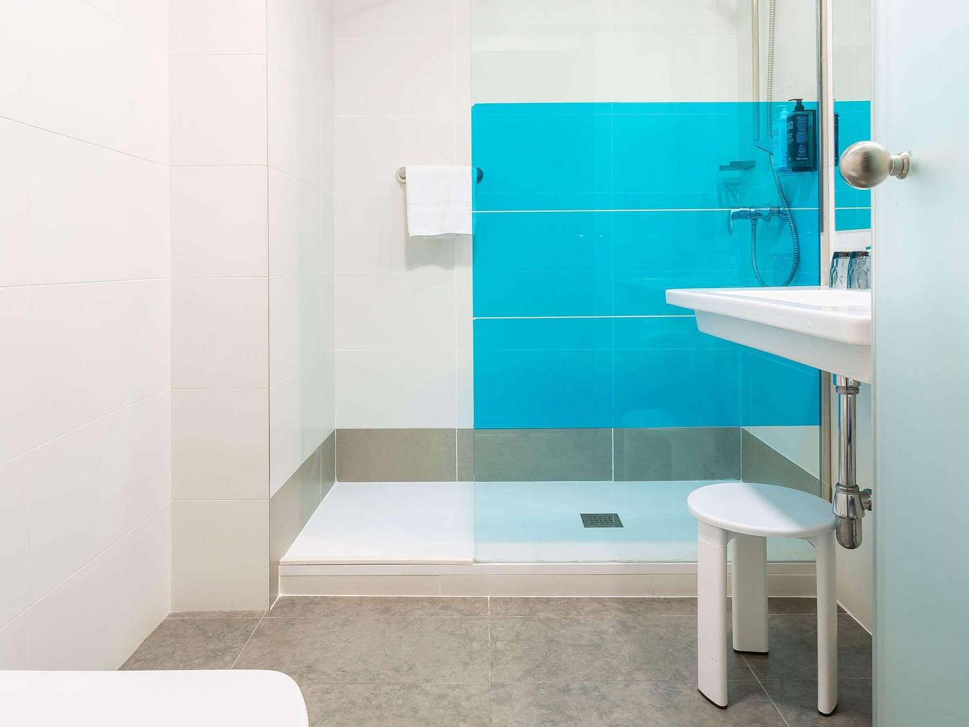 Ibis-Styles-Madrid-Prado-Room-43