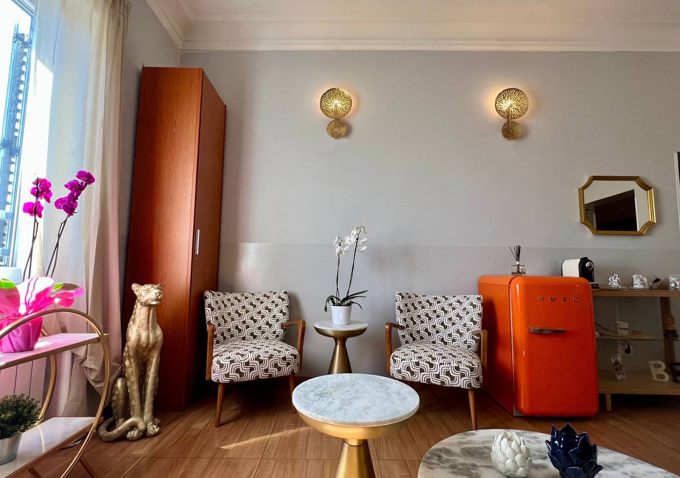 Bon-Ton-Suites-Lobby-19