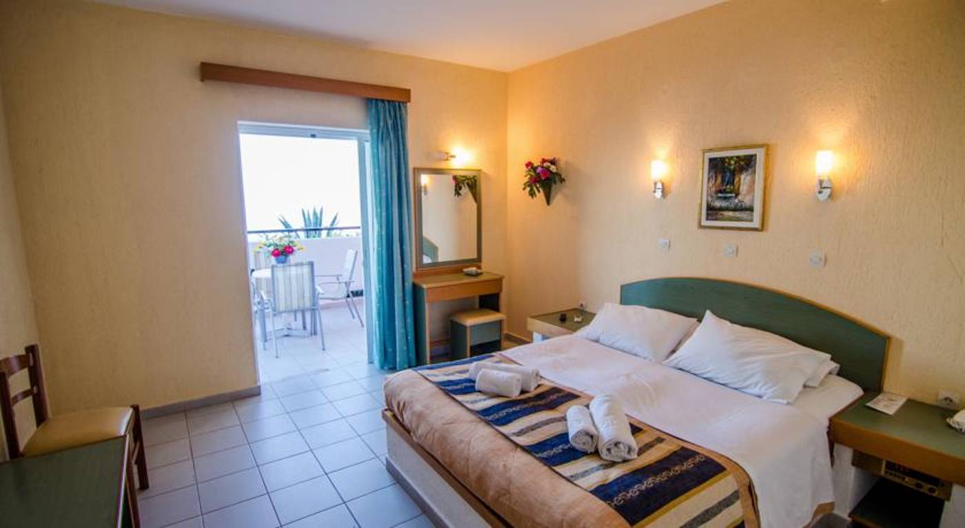 Porto-Skala-Hotel-and-Village-Room-10