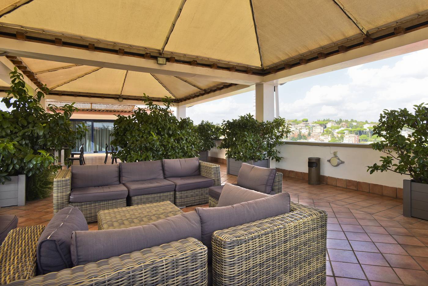 Grand-Hotel-Tiberio-Terrace-64