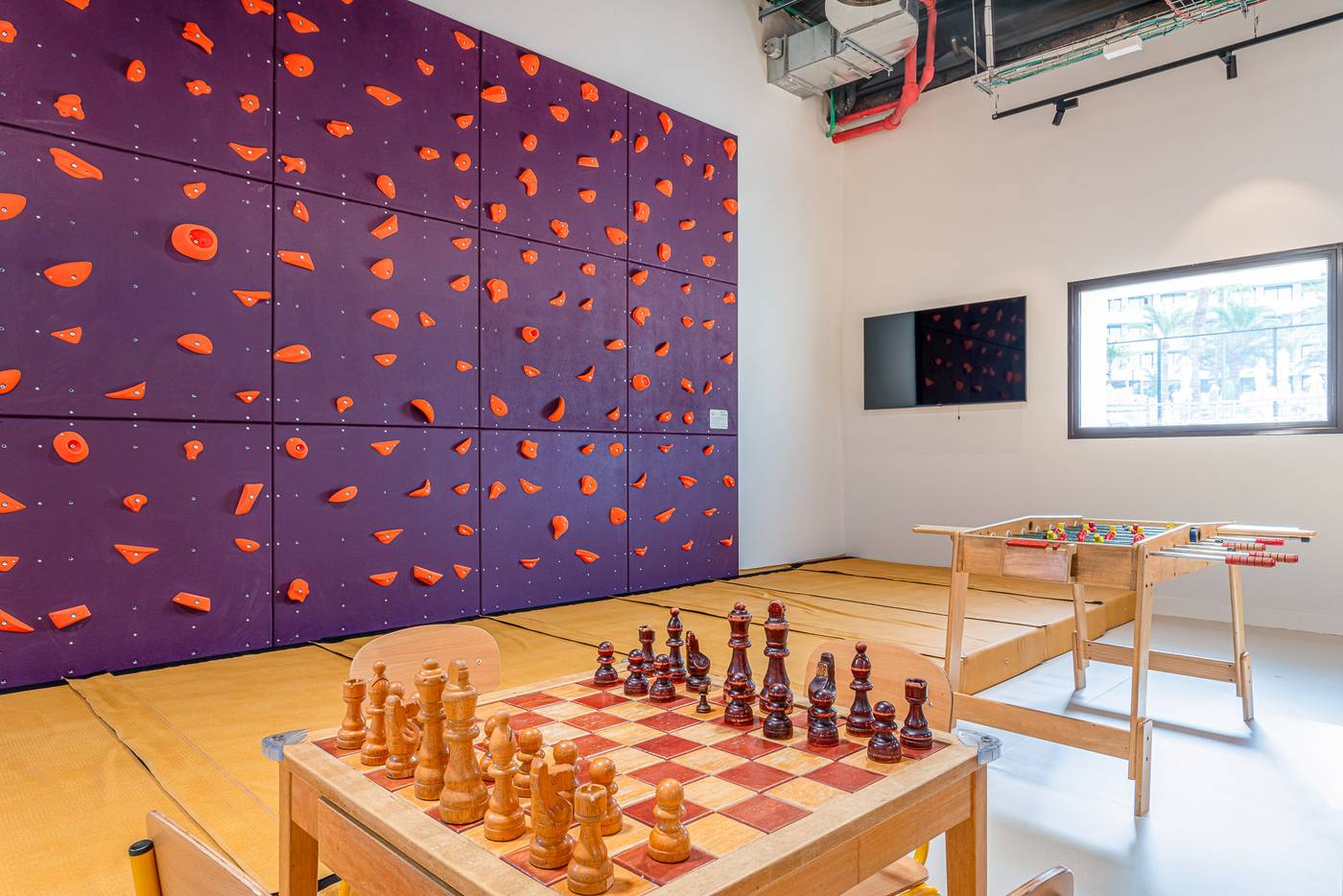 Mediterranean-Palace-Hotel-Sports-and-Entertainment-50