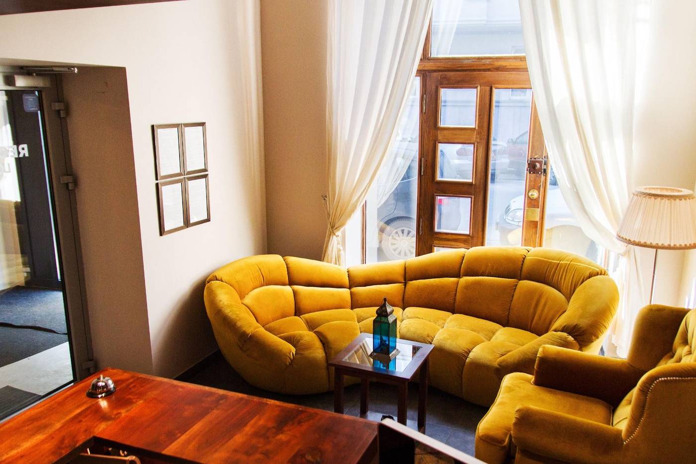 Lounge-Apartments-Lobby-6