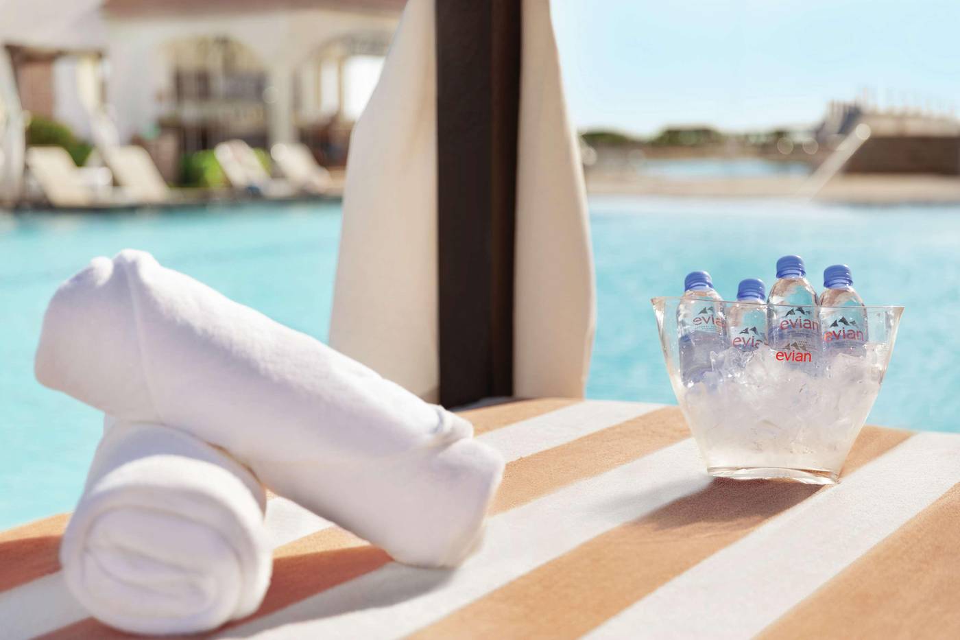 Hilton-Playa-del-Carmen-All-inclusive--The-Royal--Pool-32