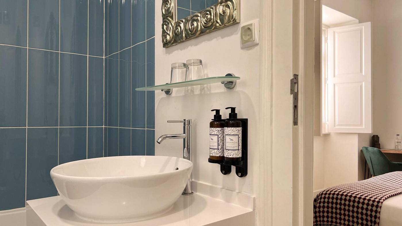 Casa-Do-Bairro-Bed---Breakfast-Room-34