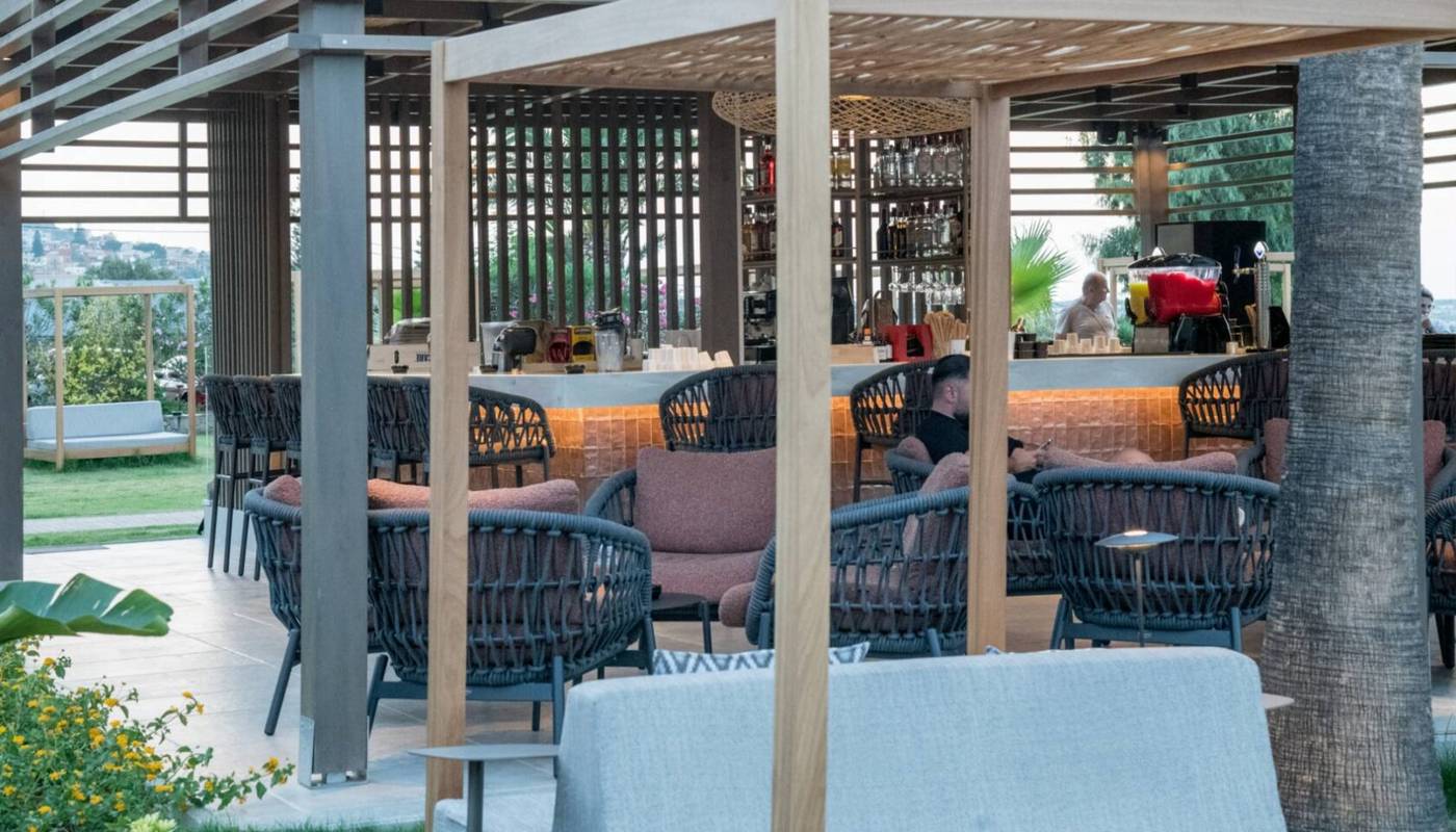 King-Minos-Retreat-Resort---Spa-Bar-55