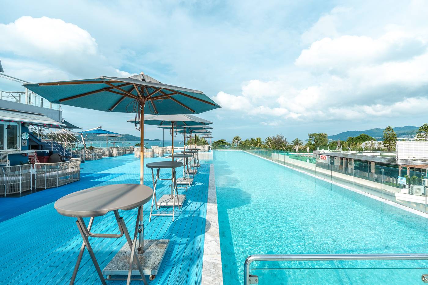 Hotel-Clover-Patong-Phuket-Terrace-3