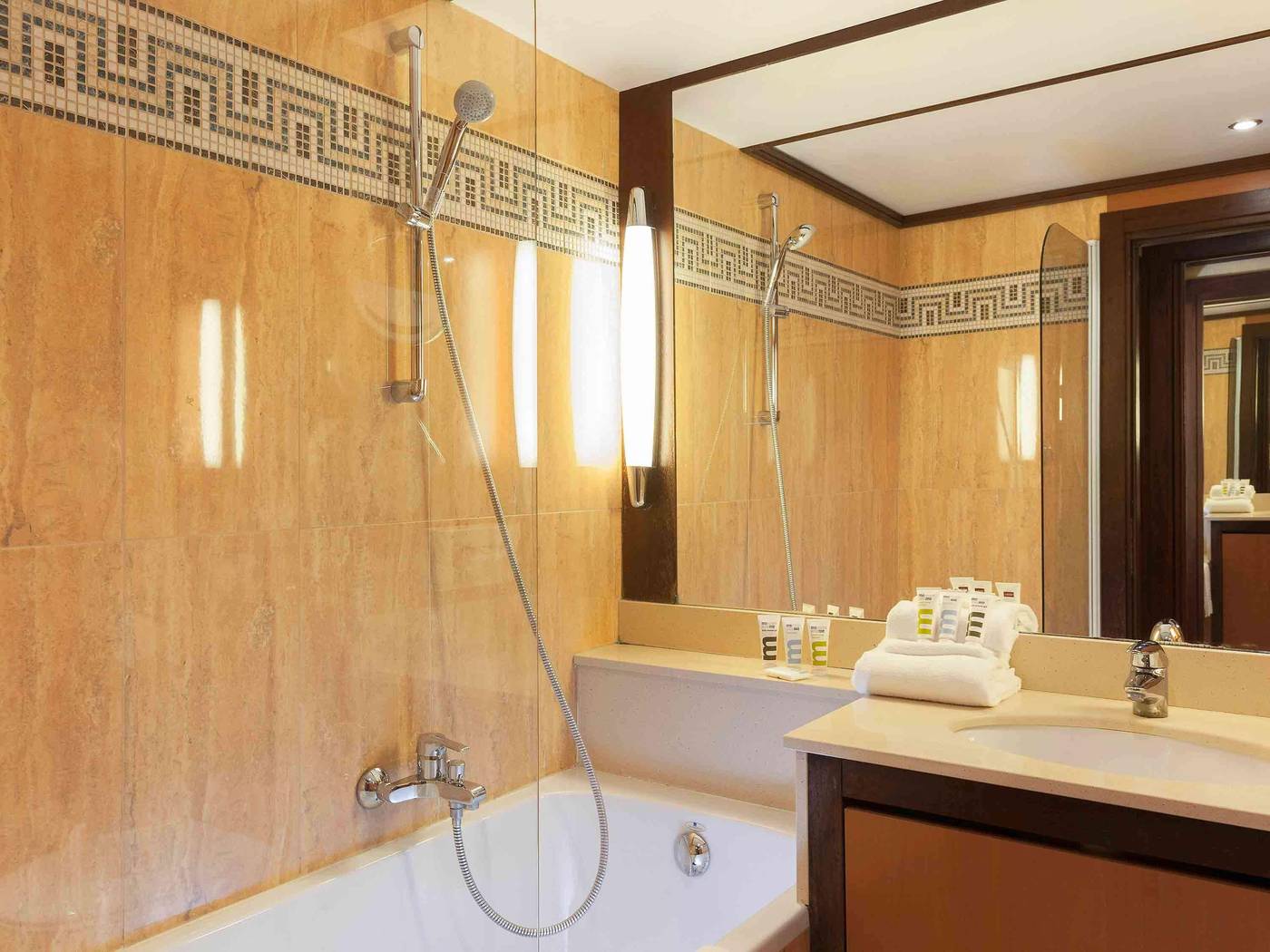 Mercure-Versailles-Parly-2-Room-40