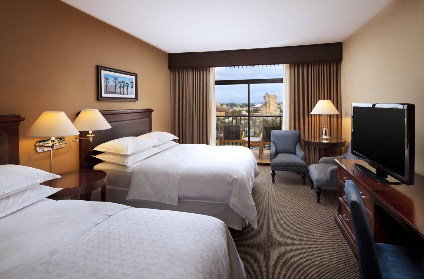 Sheraton-Park-Hotel-at-the-Anaheim-Resort-Room-28