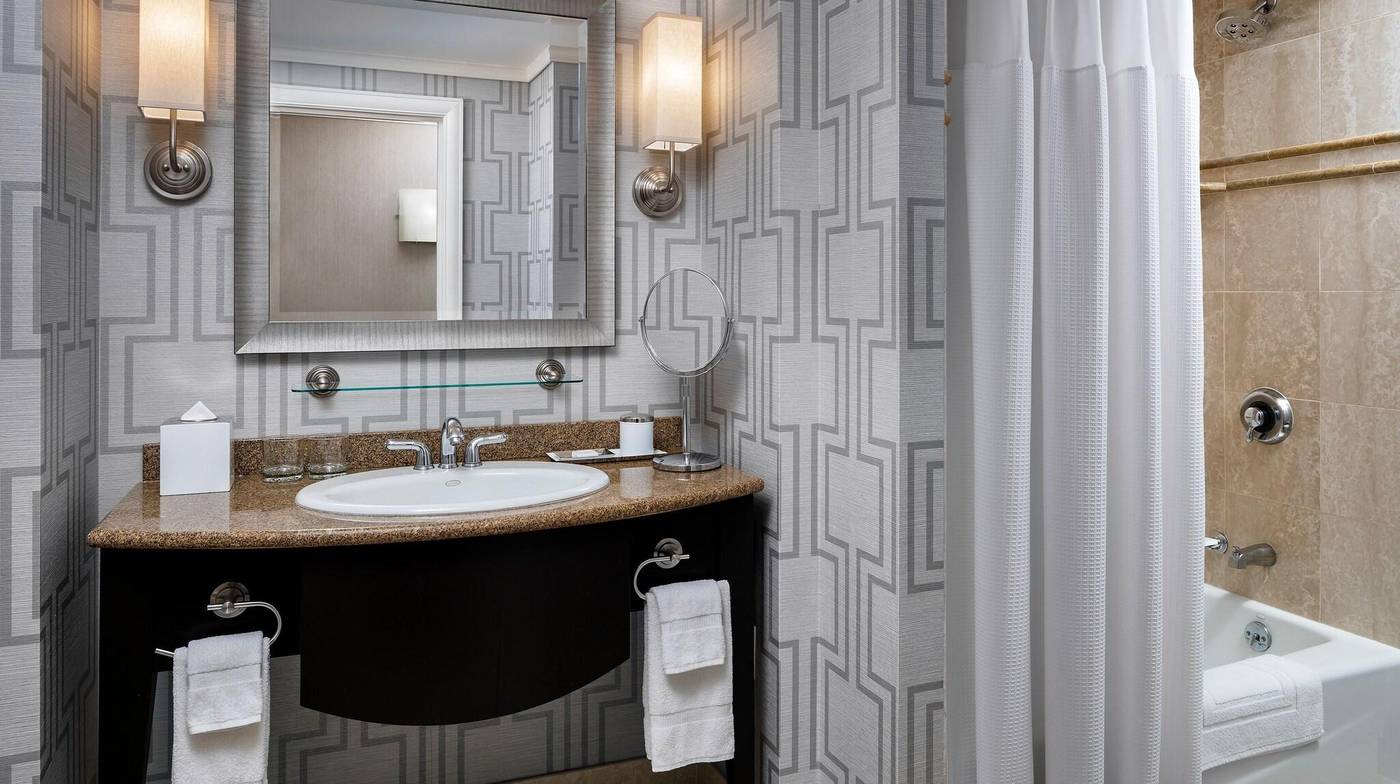 Loews-Boston-Hotel-Room-21