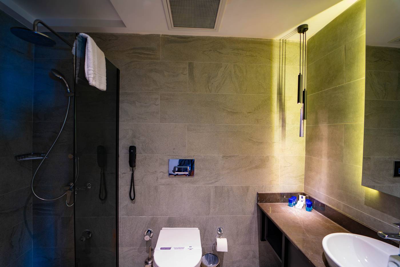 Nox-Inn-Deluxe-Hotel-Room-41