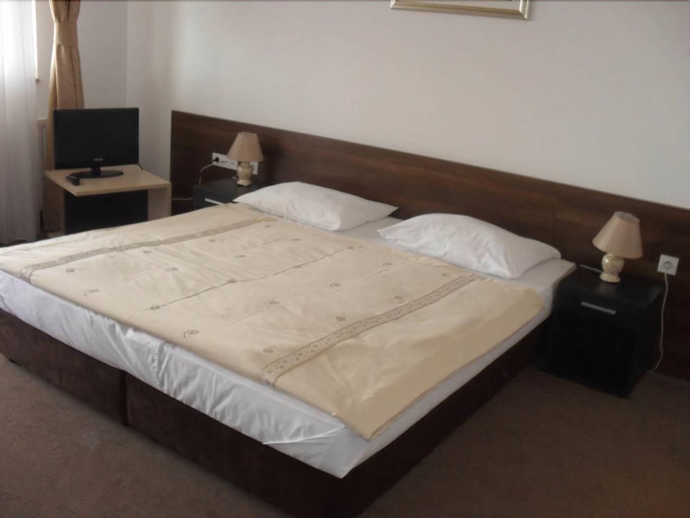 Rooms Elez-Croatia-ZAGREB-Room-7