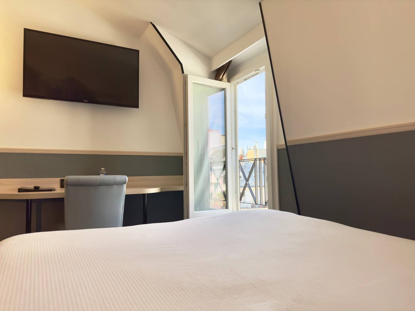 Appia-La-Fayette-Room-24