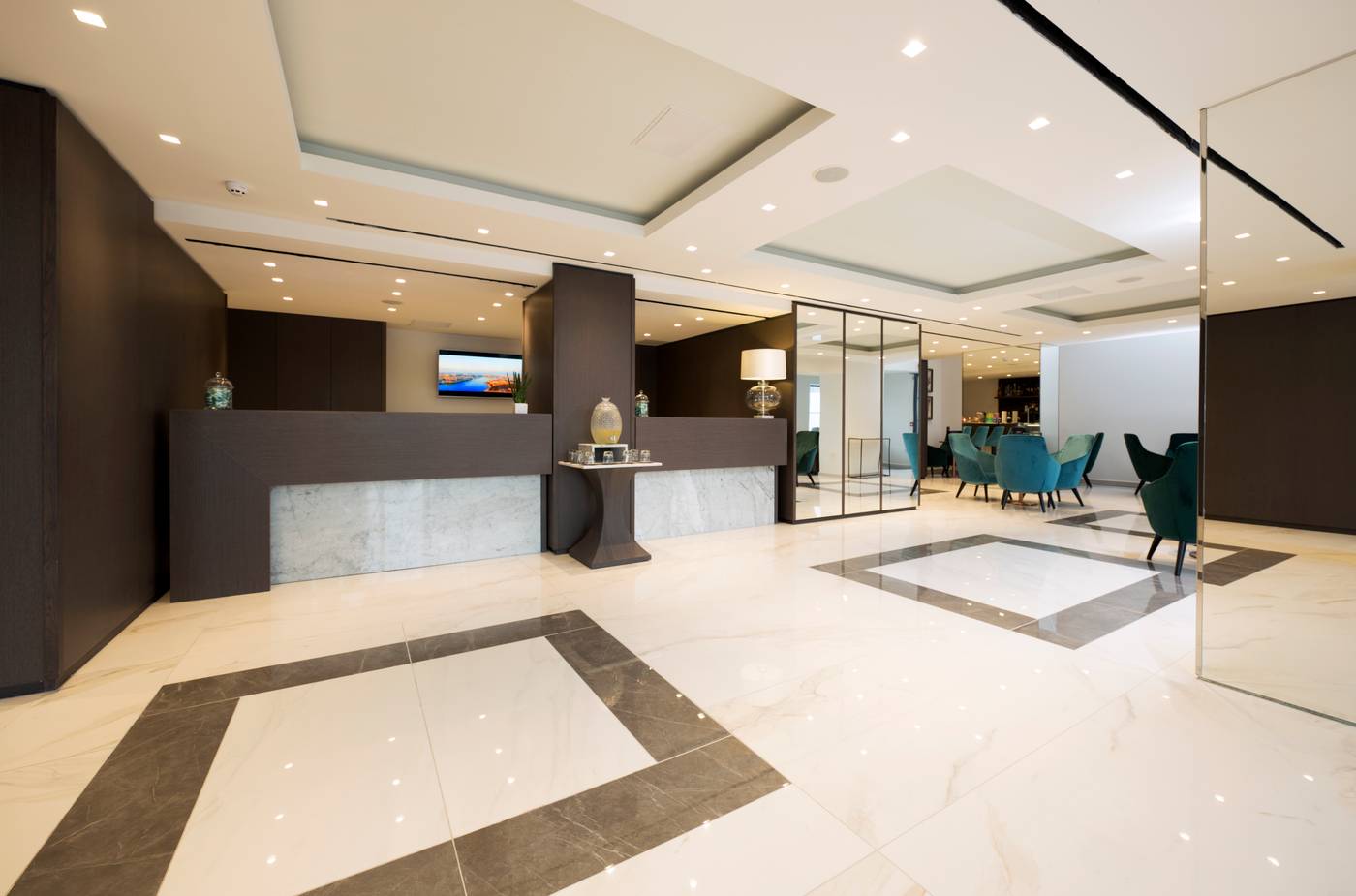 Urban-Valley-Resort---Spa-Lobby-59