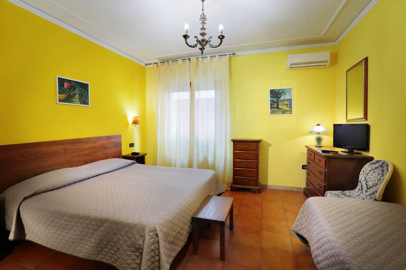 La Querceta-Italy-MONTECATINI TERME -Room-10