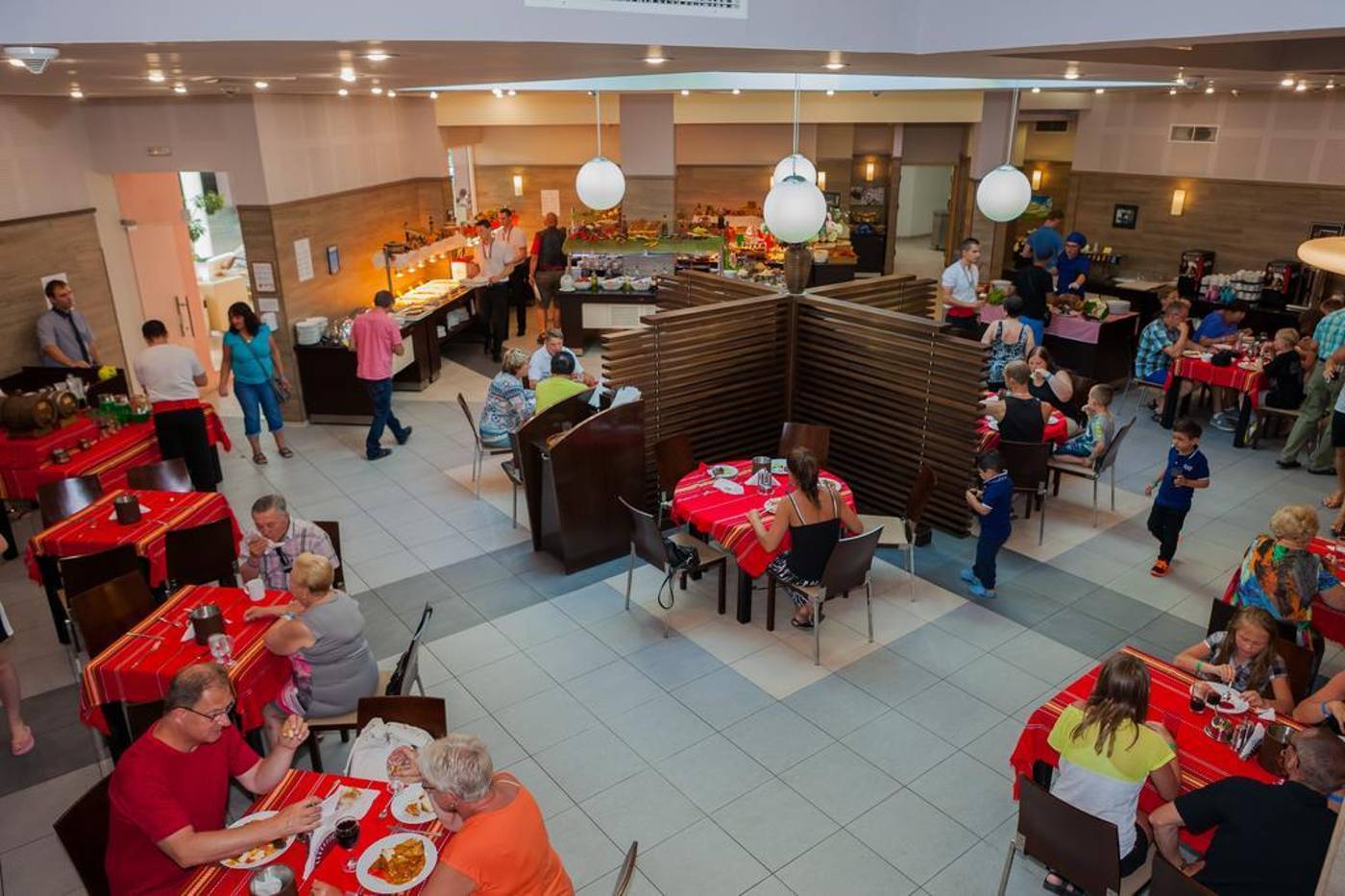 Grand-Victoria-Restaurant-12