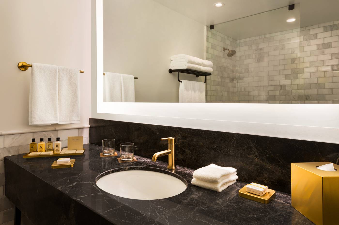 Exchange-Hotel-Vancouver-Room-5