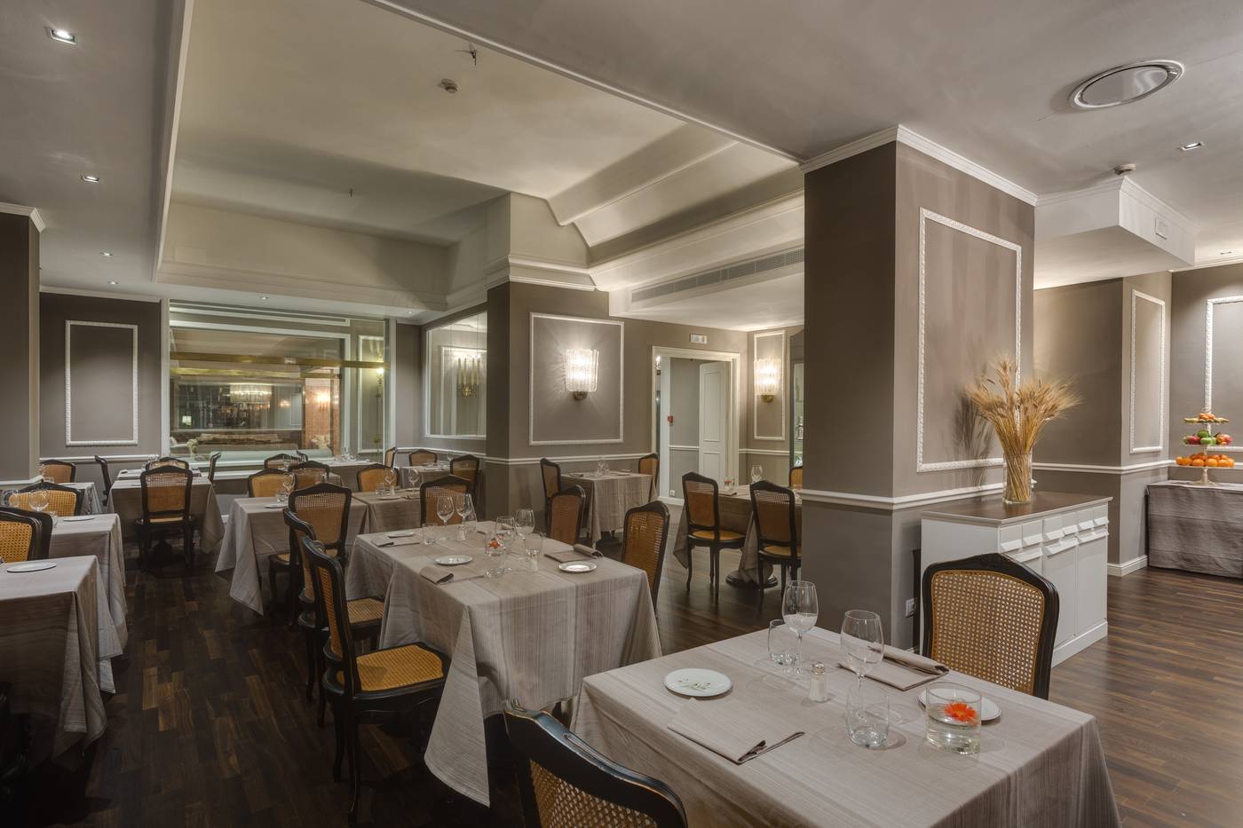 Plaza-Lucchesi-Restaurant-41