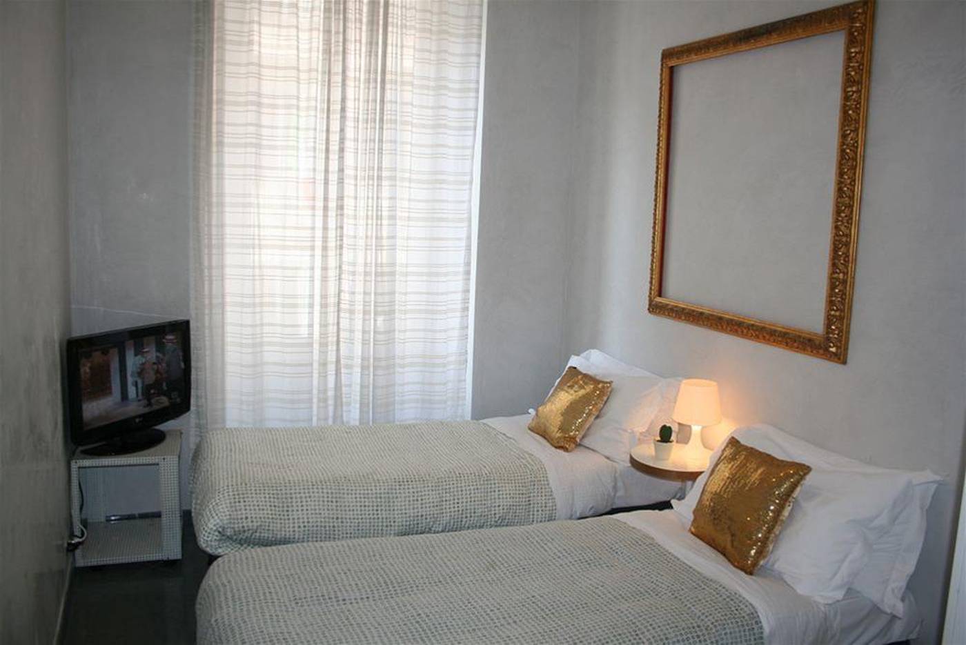 Golden-Rooms-General-view-11