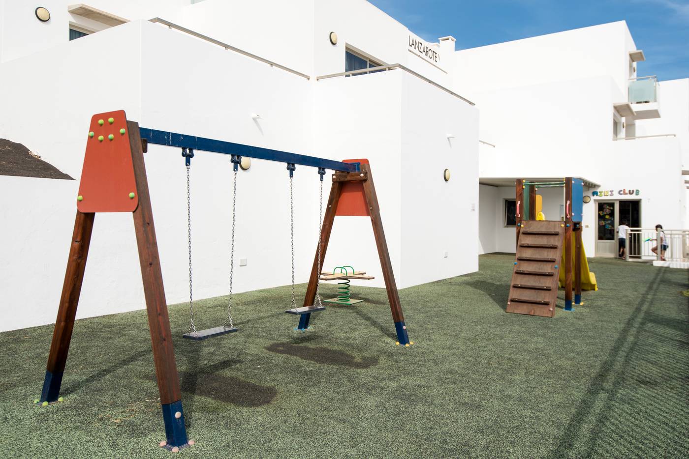 Lanzarote-Village-Sports-and-Entertainment-41