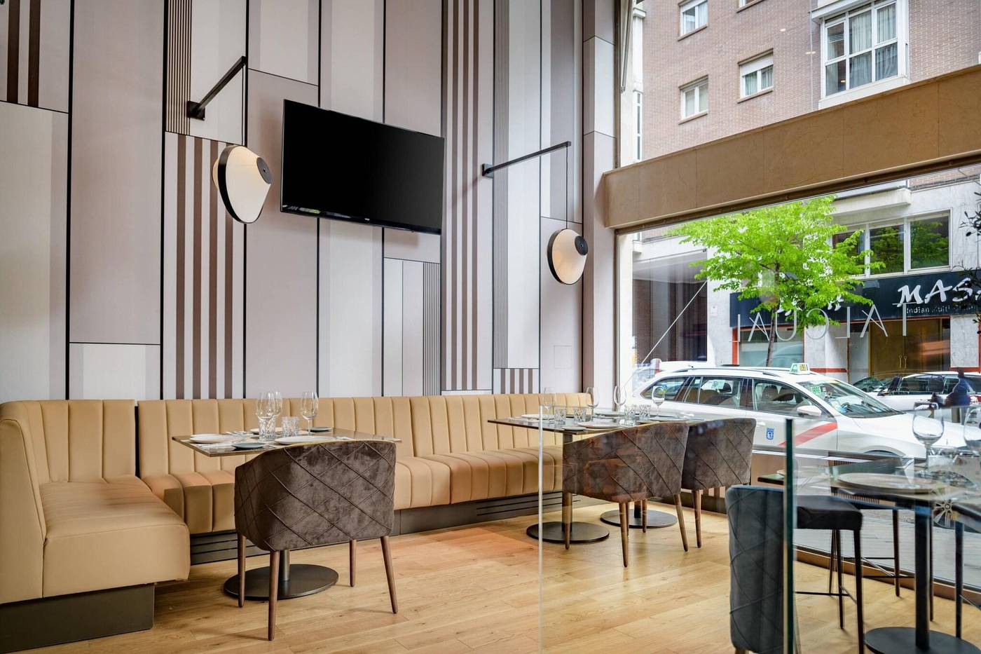 AC-Madrid-Avendia-de-America-Restaurant-11