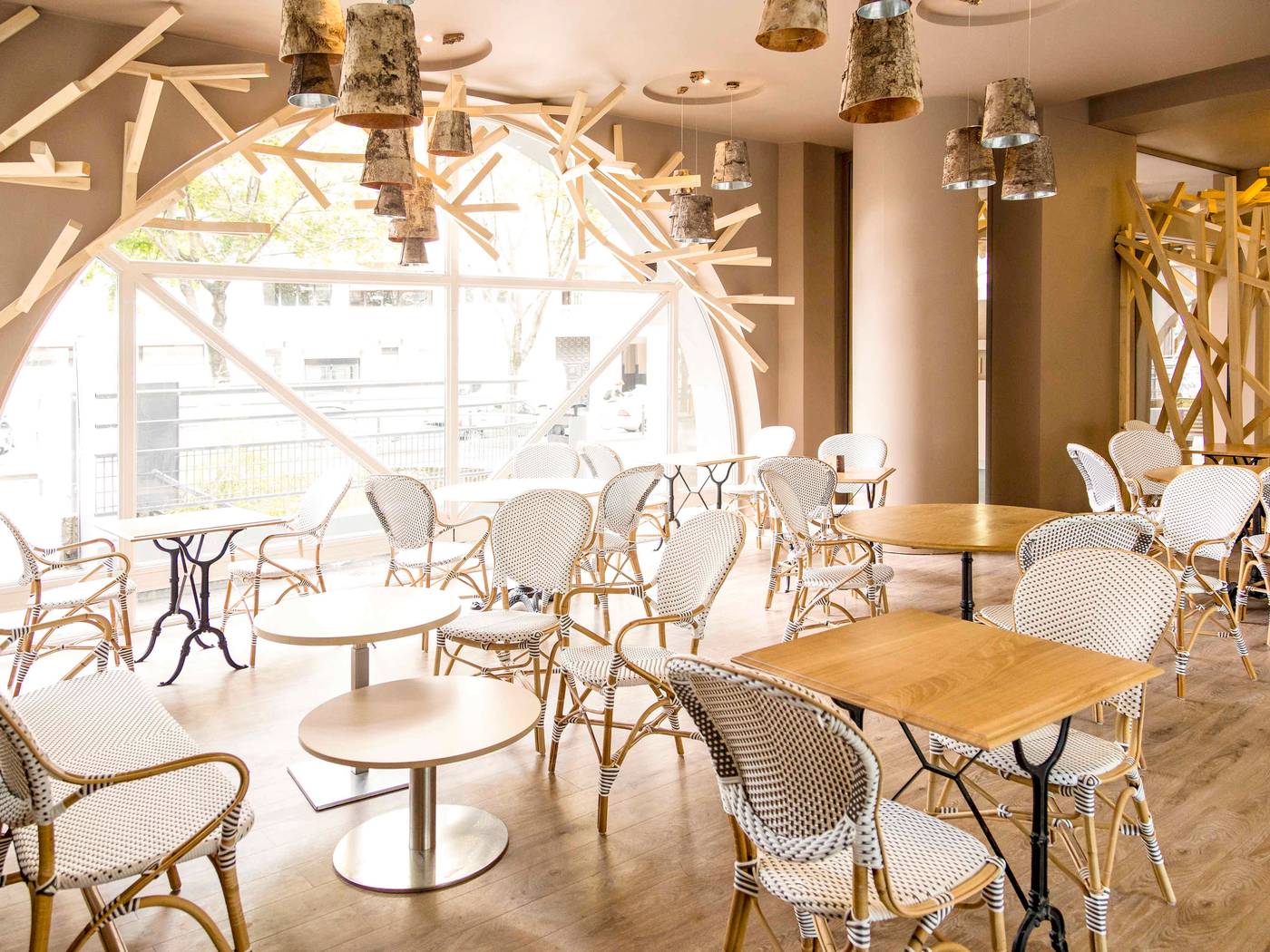 Ibis-Paris-Tour-Eiffel-Restaurant-16