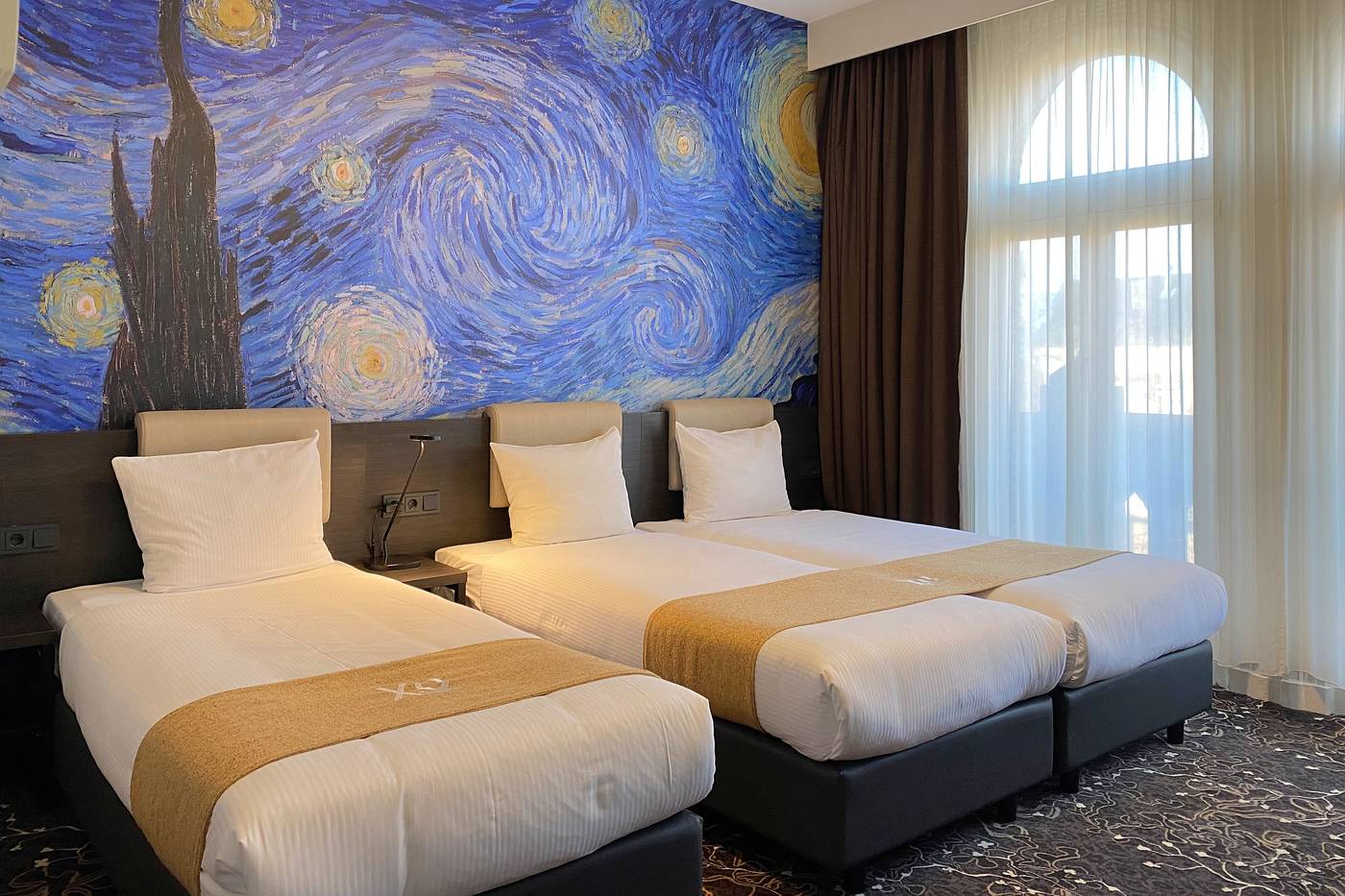 Hotel-Van-Gogh-Room-9