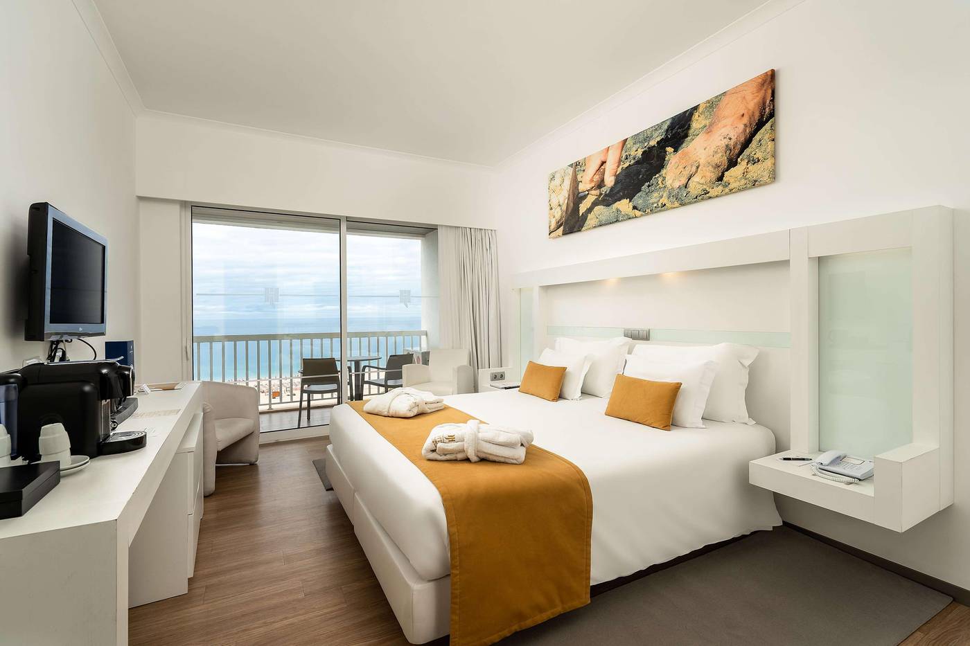 Jupiter-Algarve-Hotel---Beach---Spa-Room-15