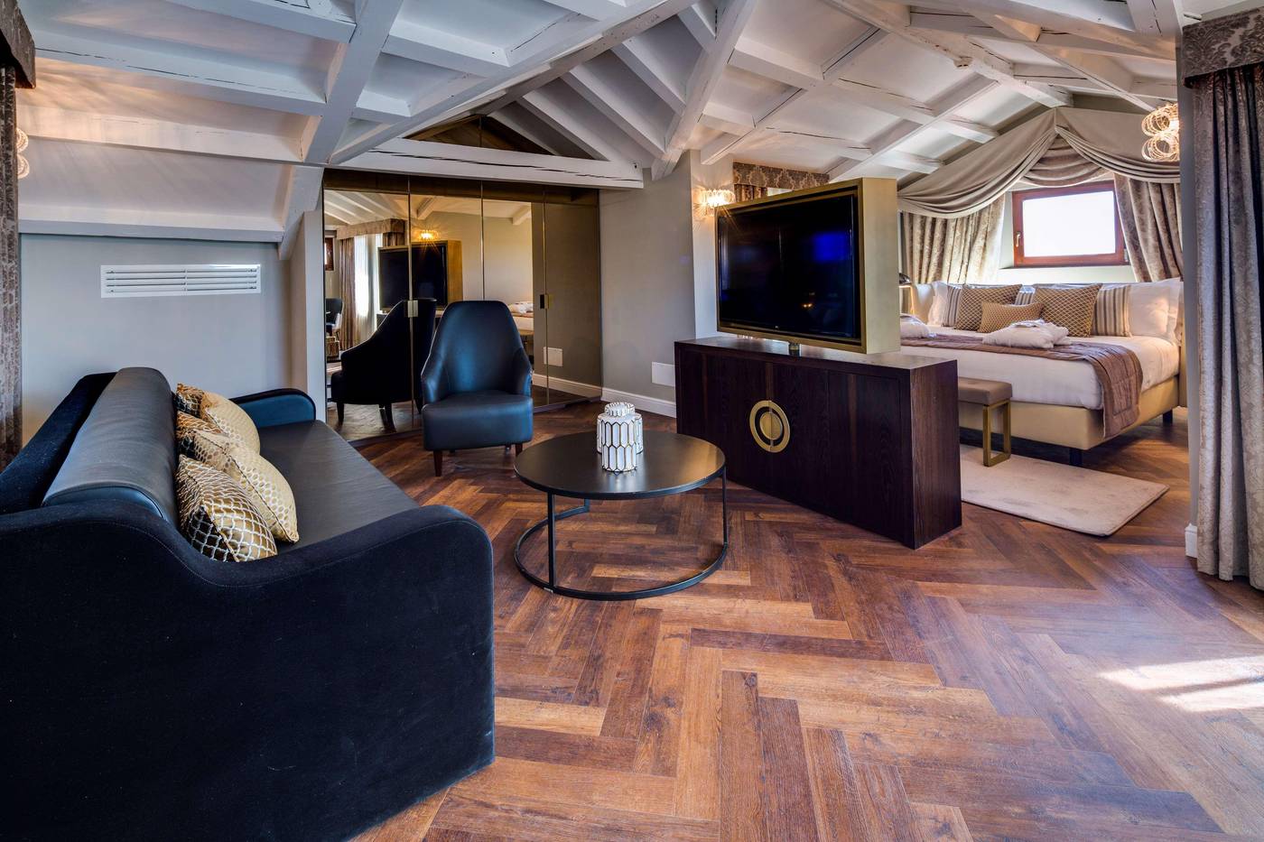 CHC-Continental--BW-Premier-Collection-Room-28