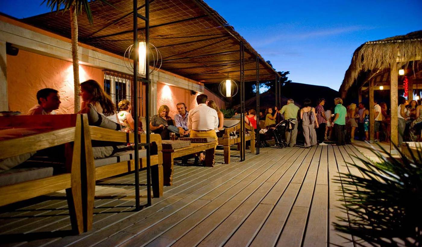 Hotel-100--Fun-Restaurant-10