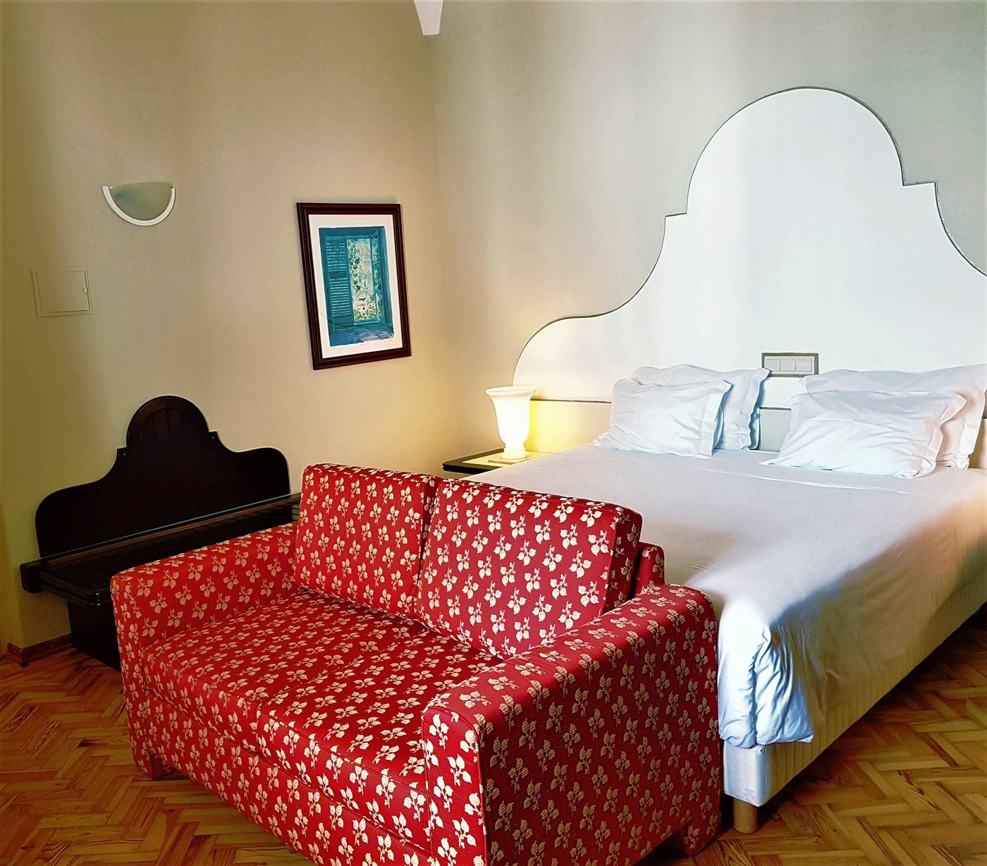 Hotel-De-Moura-Room-9