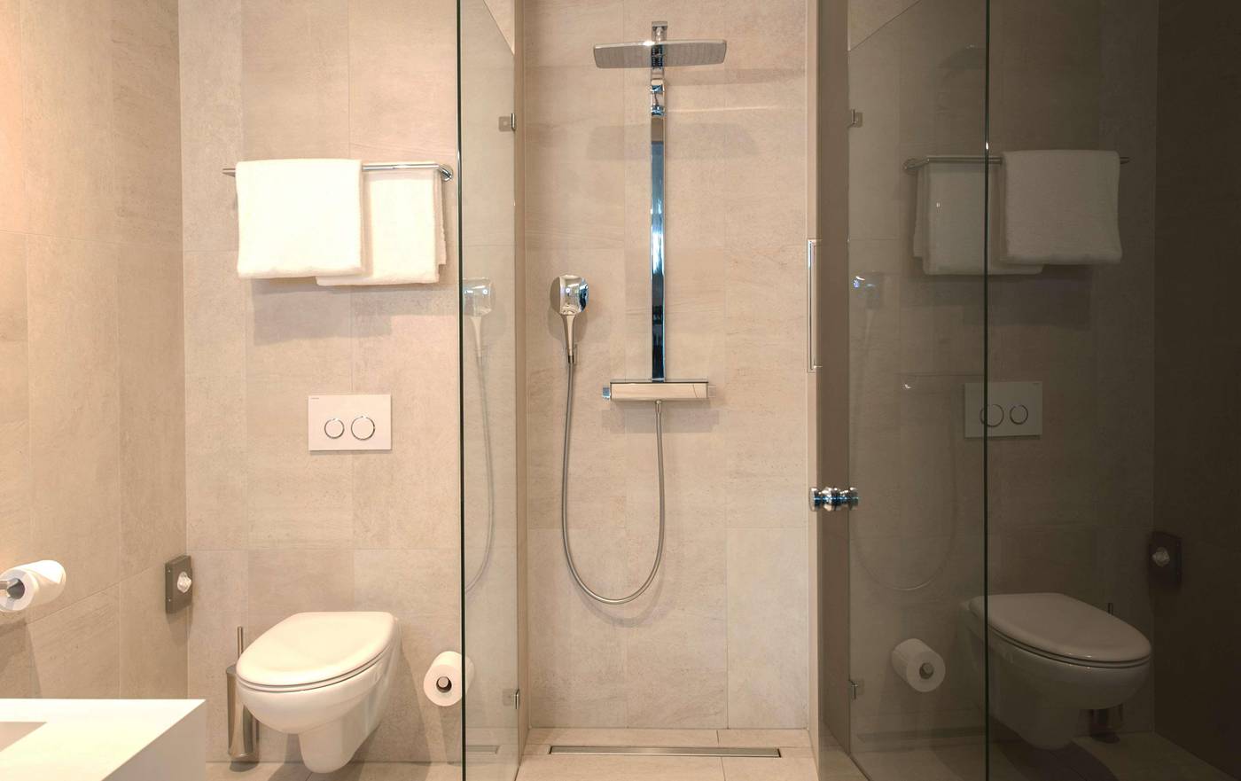 DoubleTree-by-Hilton-NDSM-Wharf-Room-67