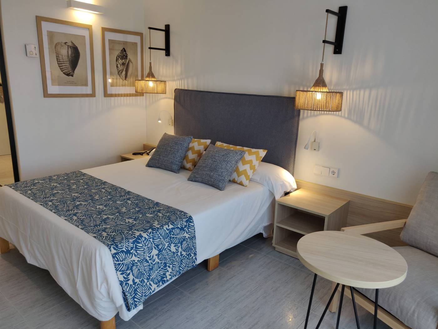 Cabogata-Garden-Room-25