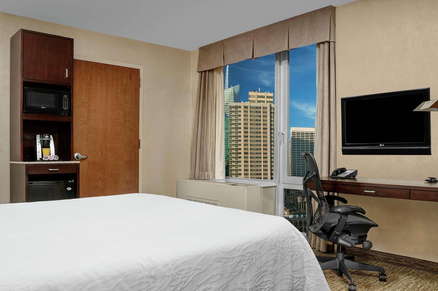Hilton-Garden-Inn-NY-West-35-Street-Room-7