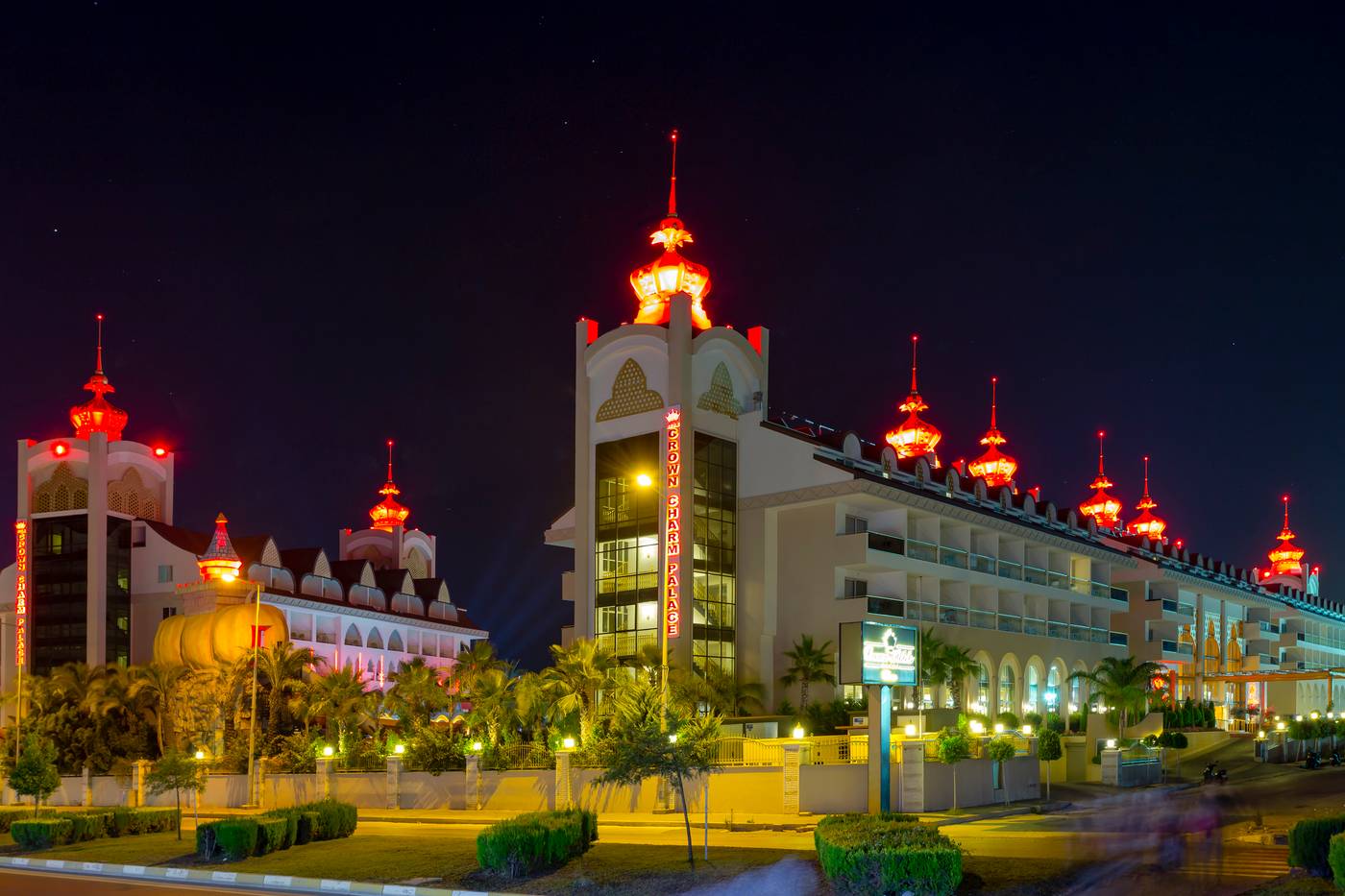 Well-Palace-Side-General-view-13