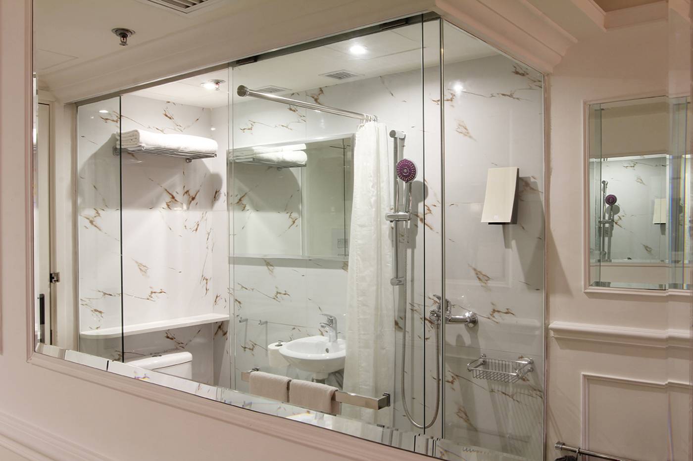 Mini-Hotel-Causeway-Bay-Room-14