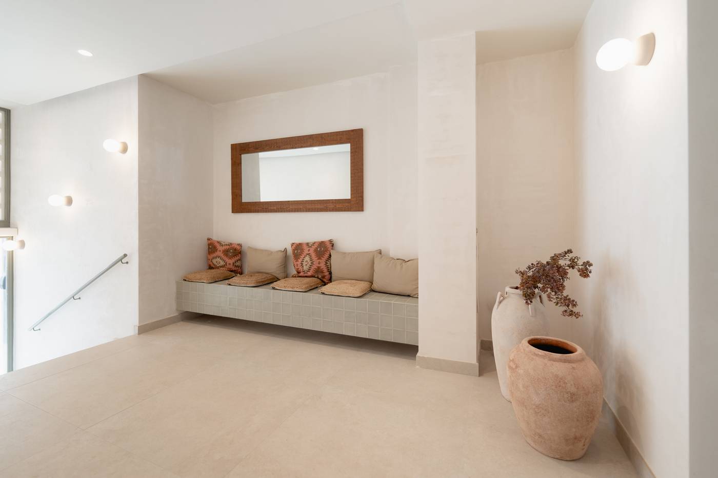 Internacional-Hotel-Lobby-25