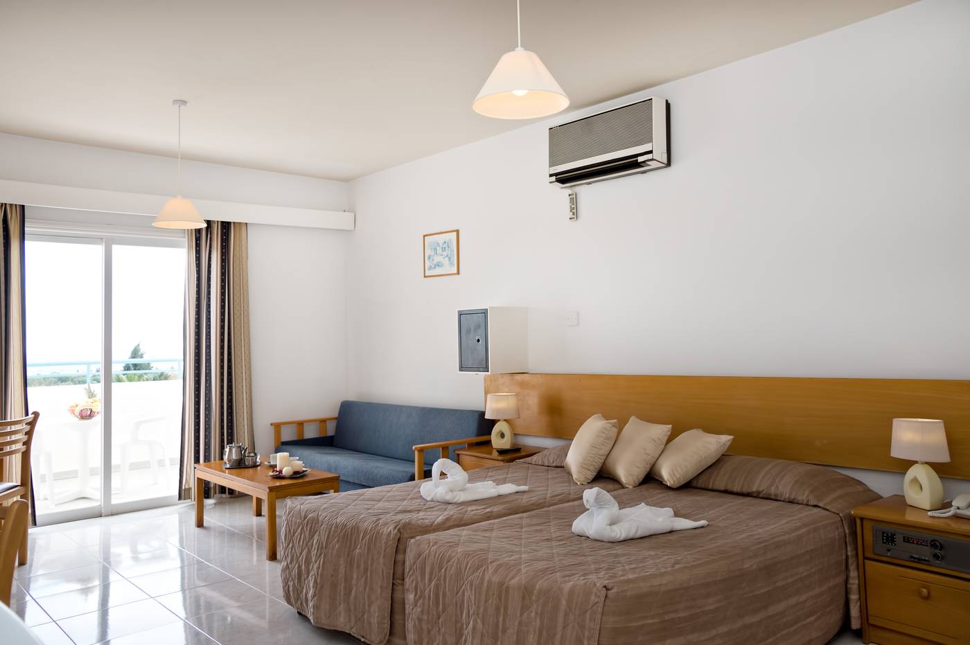 Sunny-Hill-Room-9