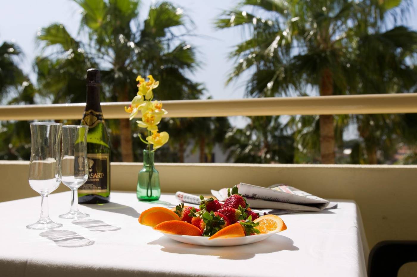 Playa-del-Sol-Apartments---Adults-Only-Restaurant-19