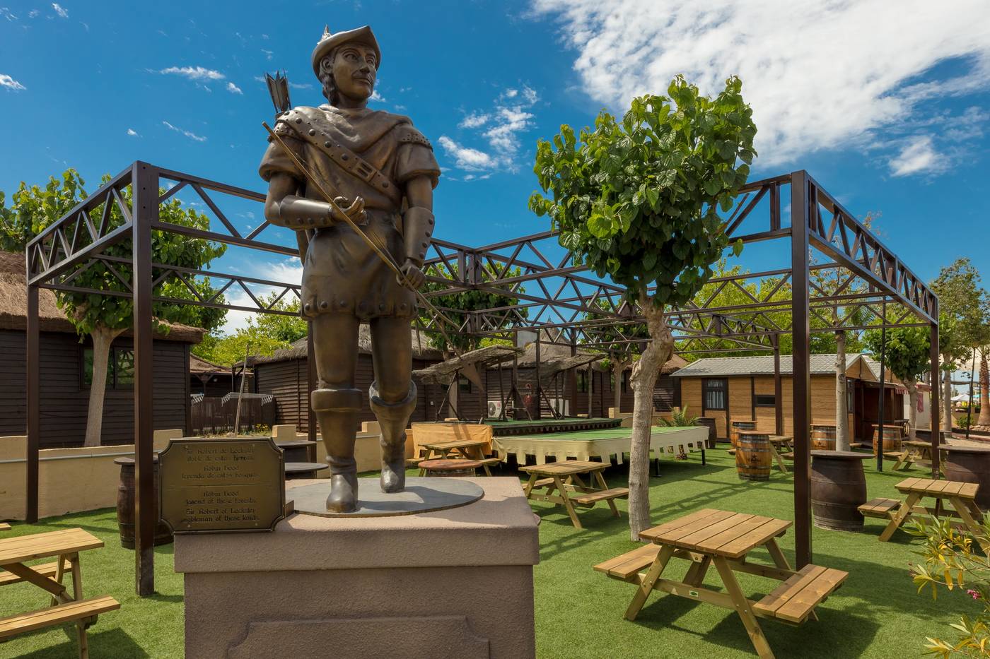 Magic-Robin-Hood-Terrace-24