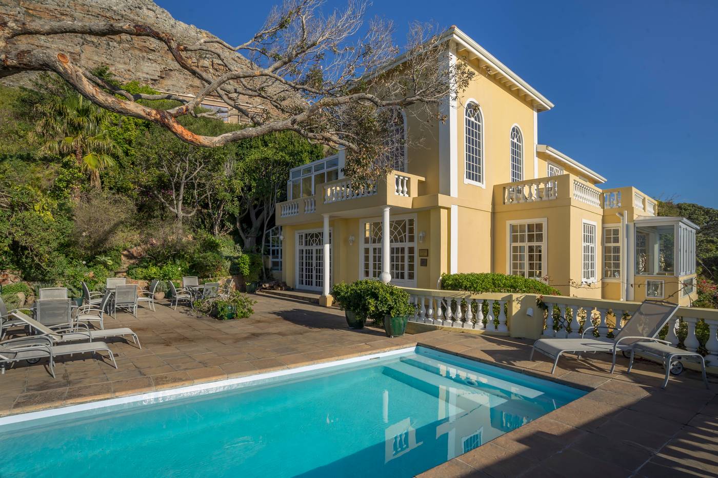 Colona-Castle-Pool-3