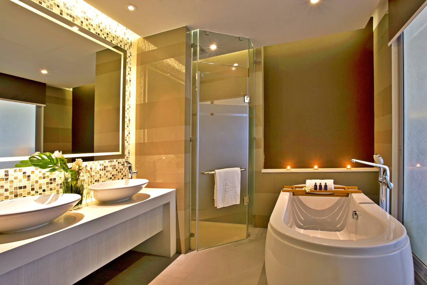 Grand-Mercure-Phuket-Patong-Room-39