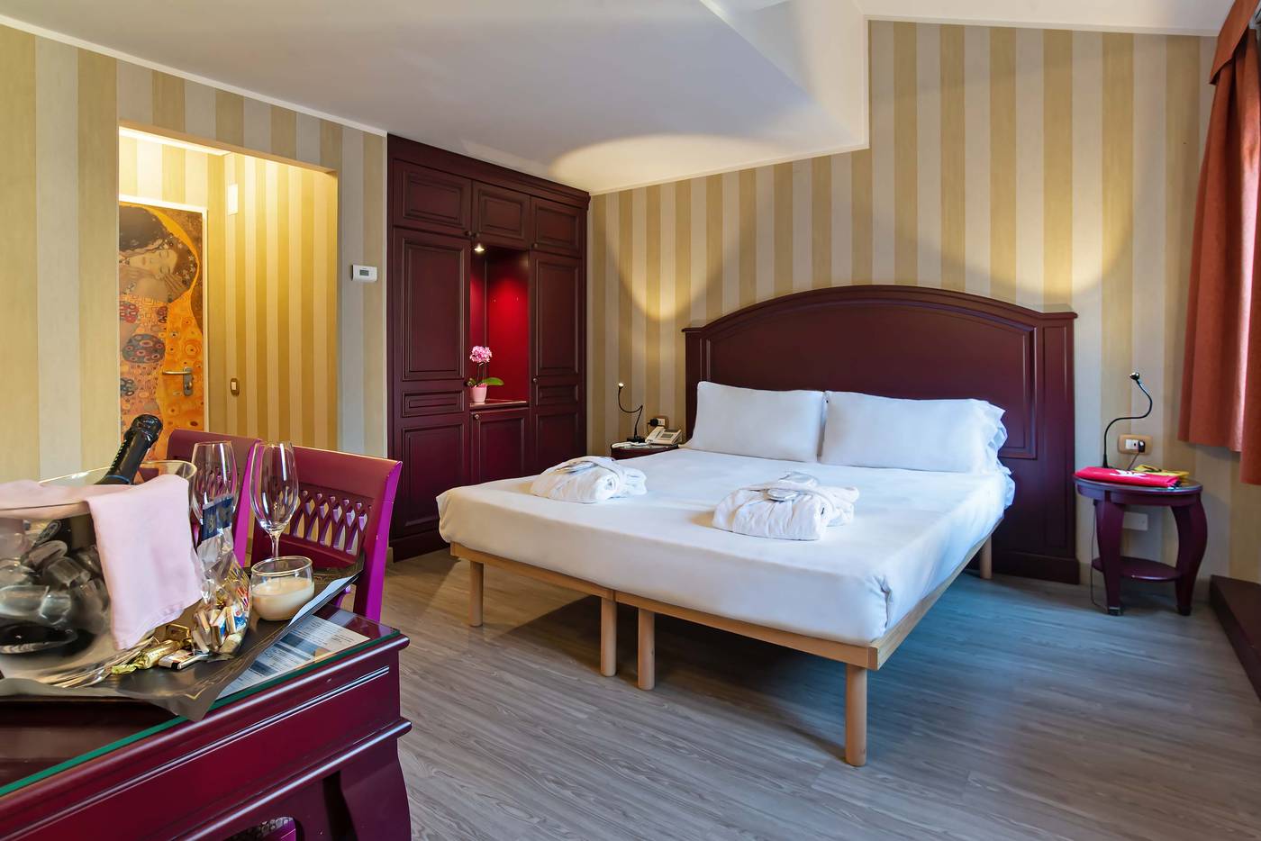 La-Fenice-et-des-Artistes-Room-12