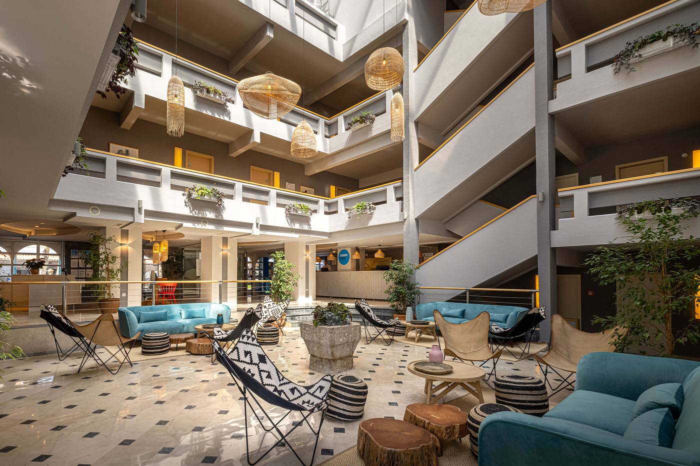 Hotel-Valamar-Koralj-Lobby-37