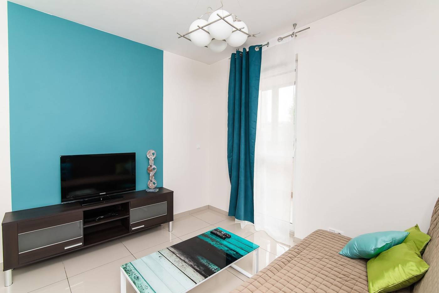 Senator-Warsaw-Apartments-Room-15