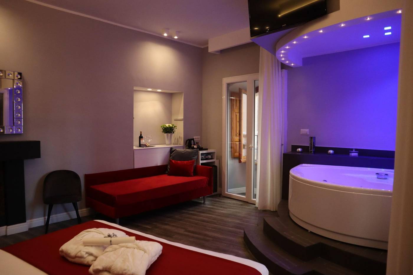 Millina-Suites-In-Navona-Room-14