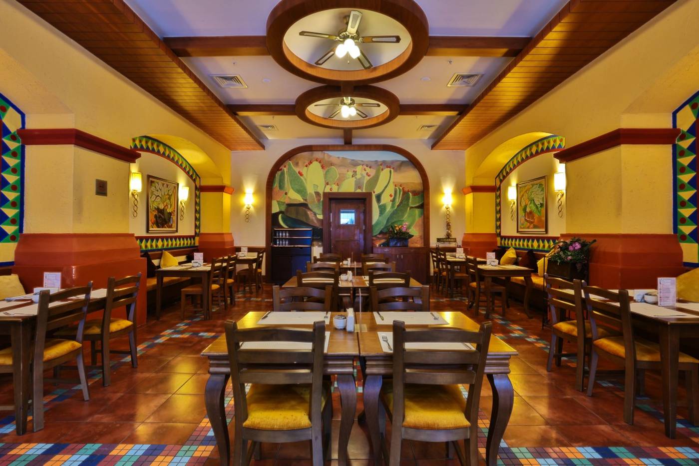 Crystal-Deluxe-Resort---Spa-Restaurant-35