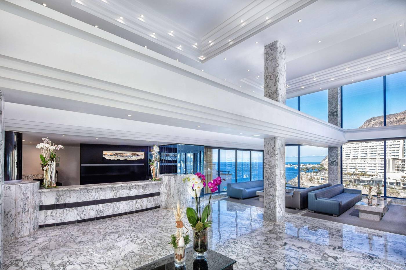 TUI-BLUE-Suite-Princess--Adults-Only--Lobby-48