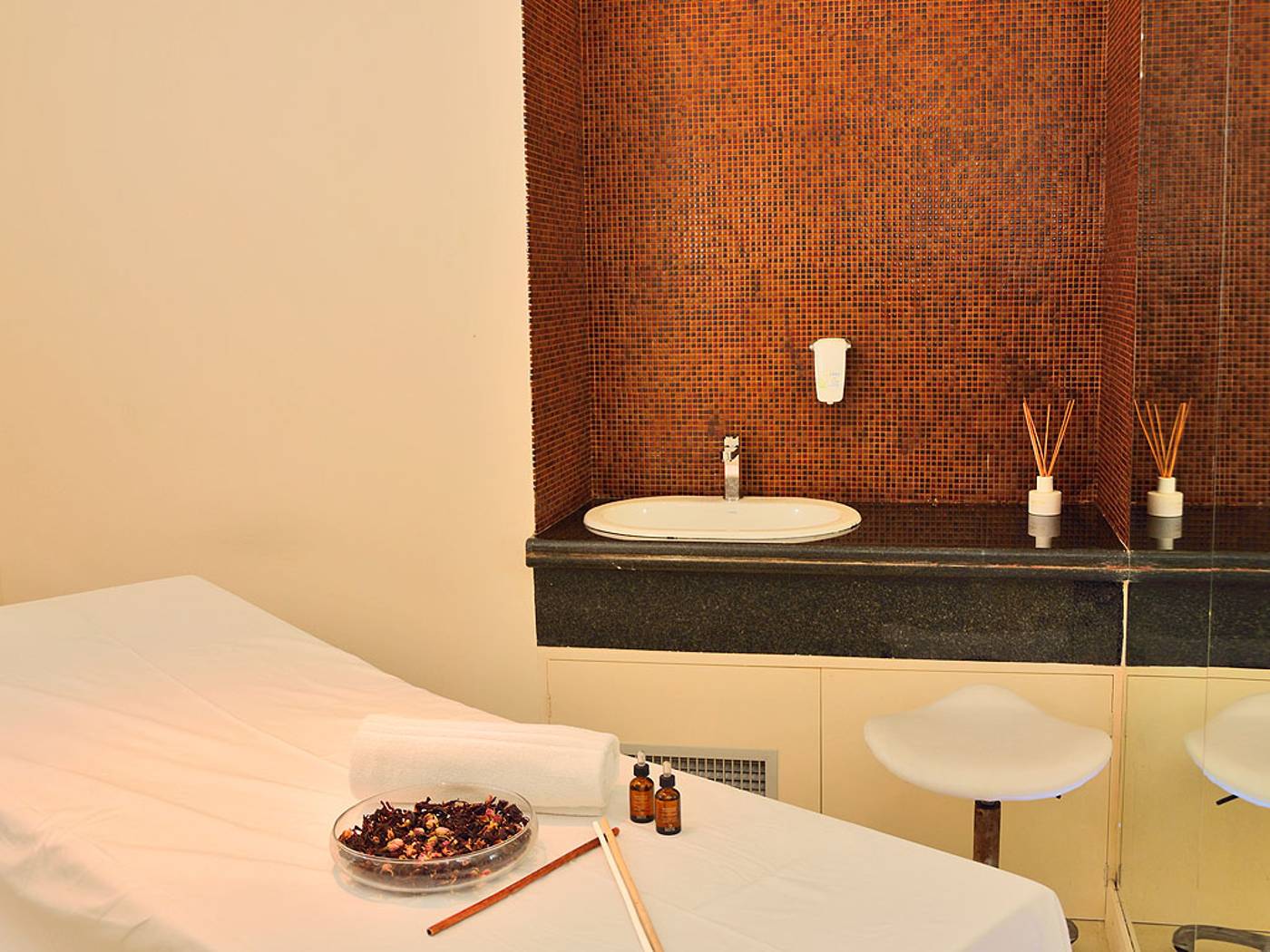 Hellenia-Yachting-Sports-and-Entertainment-43