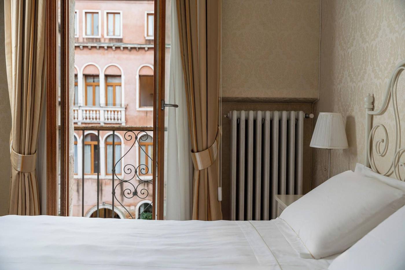 Hotel-Montecarlo-Room-32