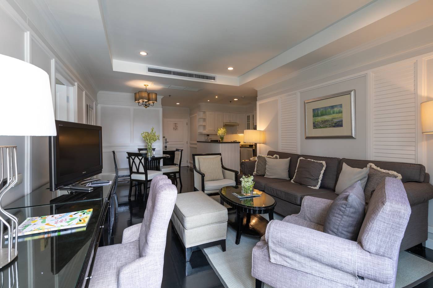 Cape-House-Langsuan-Room-6